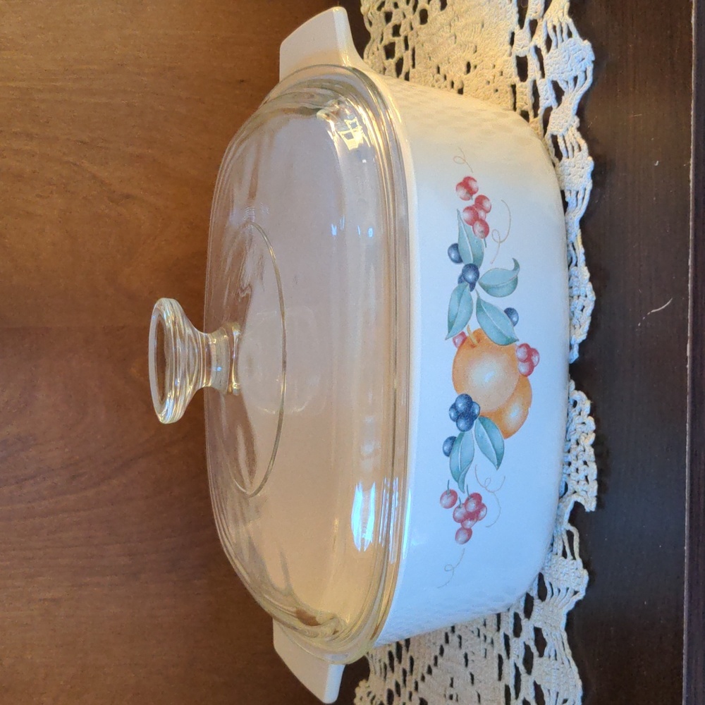 Vintage Corning Ware Abundance Pattern 2 Quart Casserole Dish with Lid